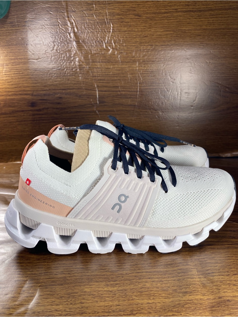 On Cloudswift women’s shoe size 7.5